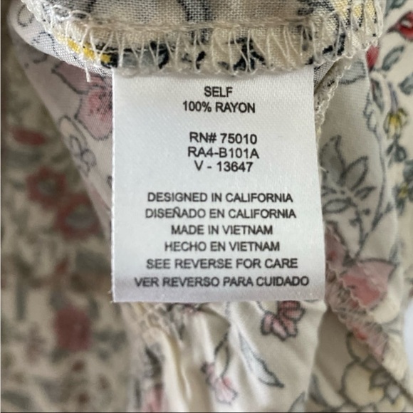 City Triangles | Women's Floral Boho Crop Top + Tiered Skirt - Picture 9 of 9